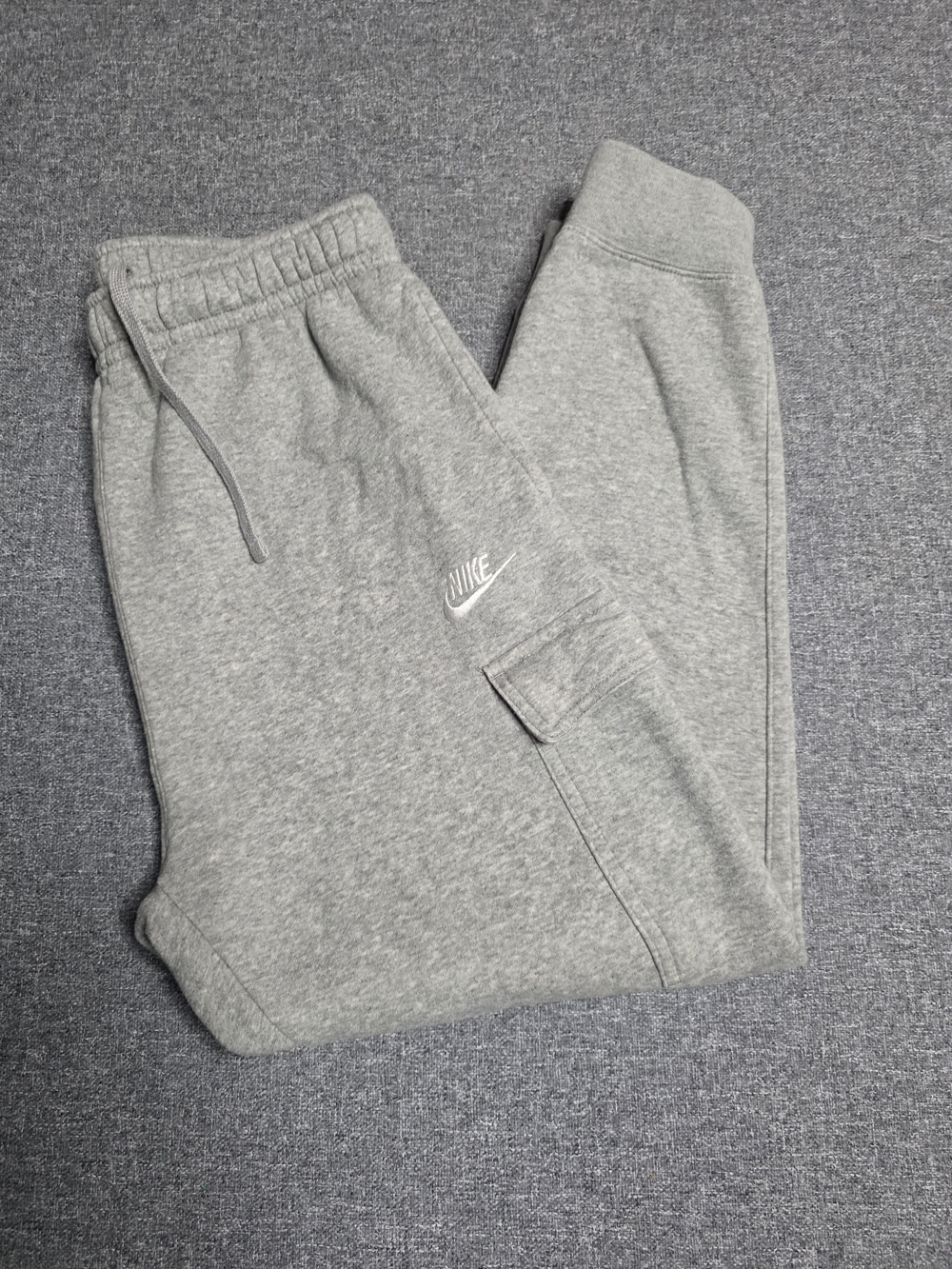 Nike Sportswear Club Fleece Cargo Sweatpants Grey - Size Medium
